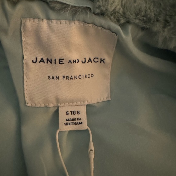 NWT Janie and Jack faux fur coat with matching scarf - Picture 6 of 12